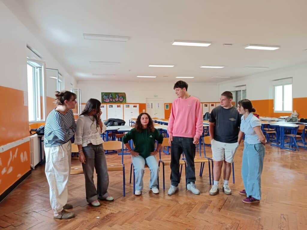 Les élèves de spé LLCE Anglais en plein atelier théâtre.