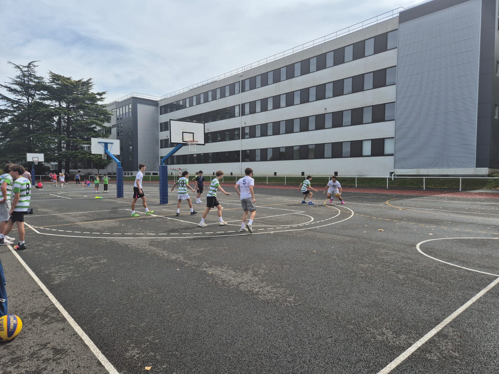 Les élèves ont participé à la journée UNSS basket 3x3.
